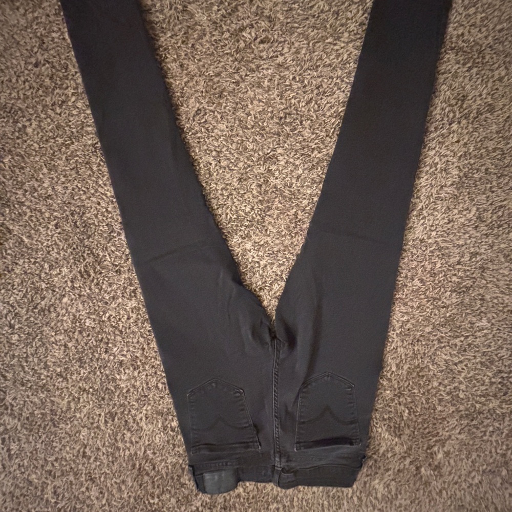 Levi's Classic Black Denim Jeans - Picture 2 of 4